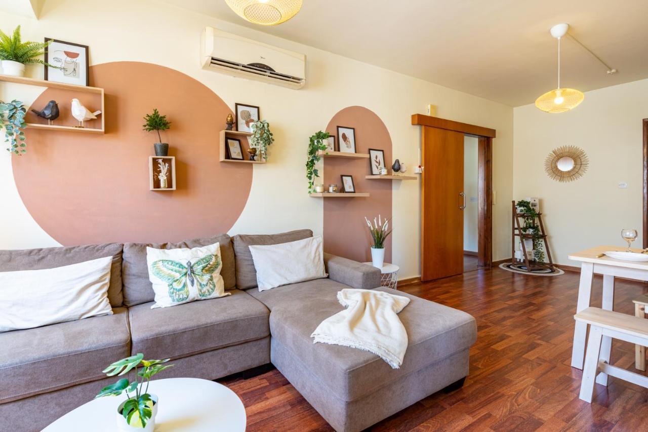 Celine'S 2 Bedrooms Apartment In Larnaca Center Exterior foto