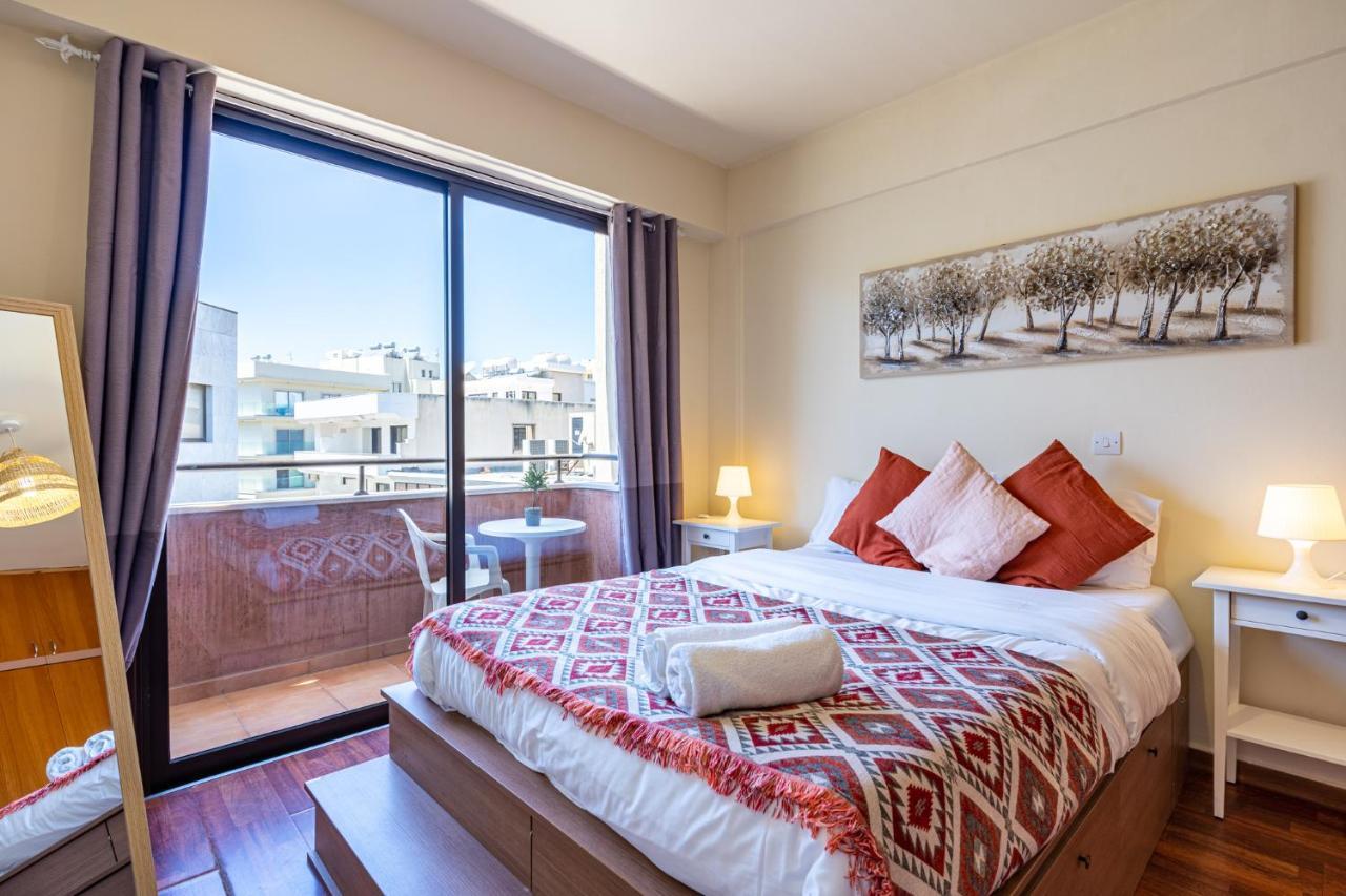 Celine'S 2 Bedrooms Apartment In Larnaca Center Exterior foto
