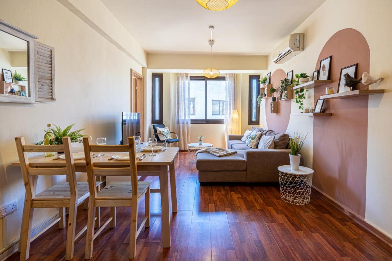 Celine'S 2 Bedrooms Apartment In Larnaca Center Exterior foto